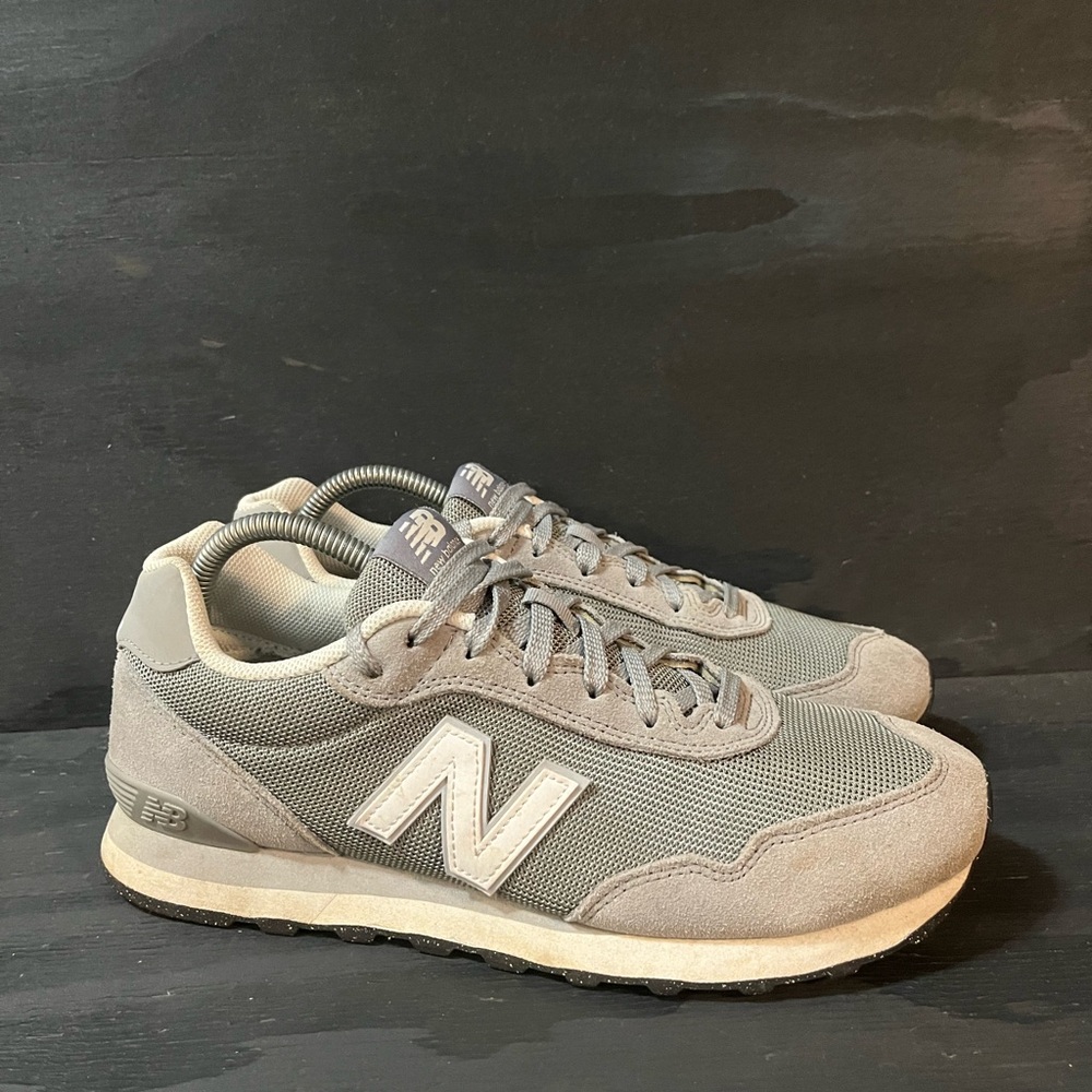 New Balance 515 Mens Size 9.5 Running Shoes Classic Gray Suede Walking